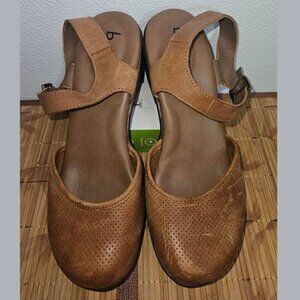 B.O.C clogs, ankle strap with buckle, size 8, leather nubuck